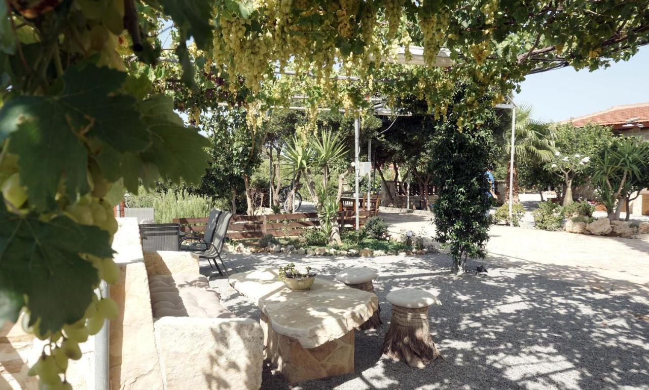 Studio Eleni - Oasis Holiday Houses Kokkinos Pirgos Exterior photo